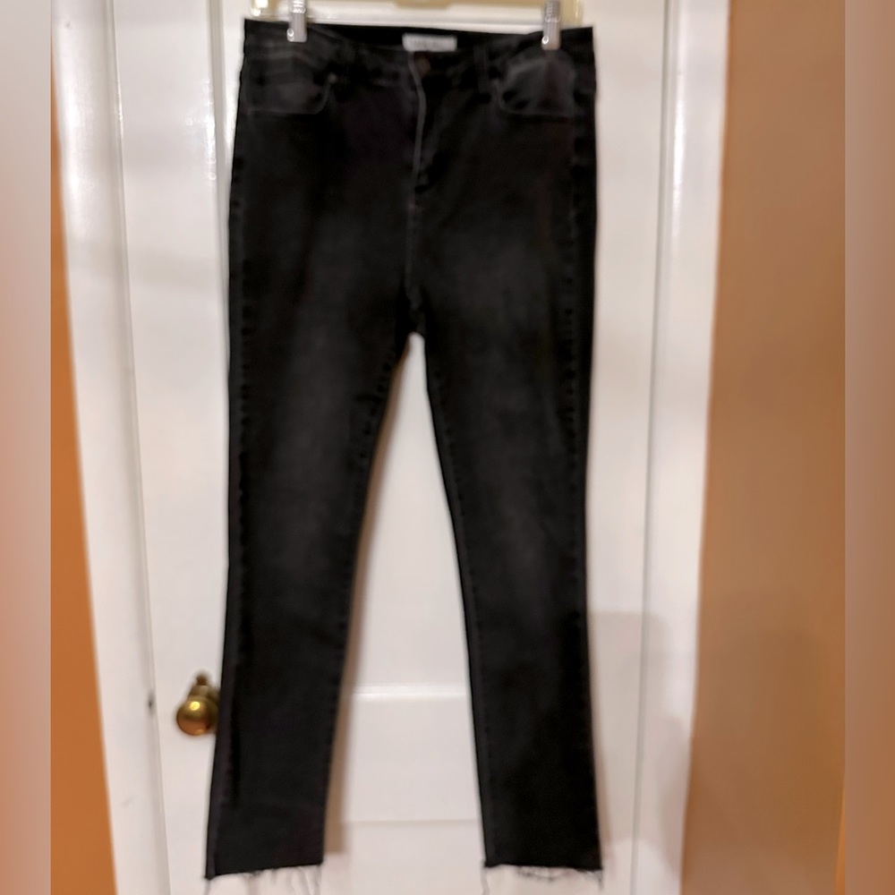 Black capri jeans